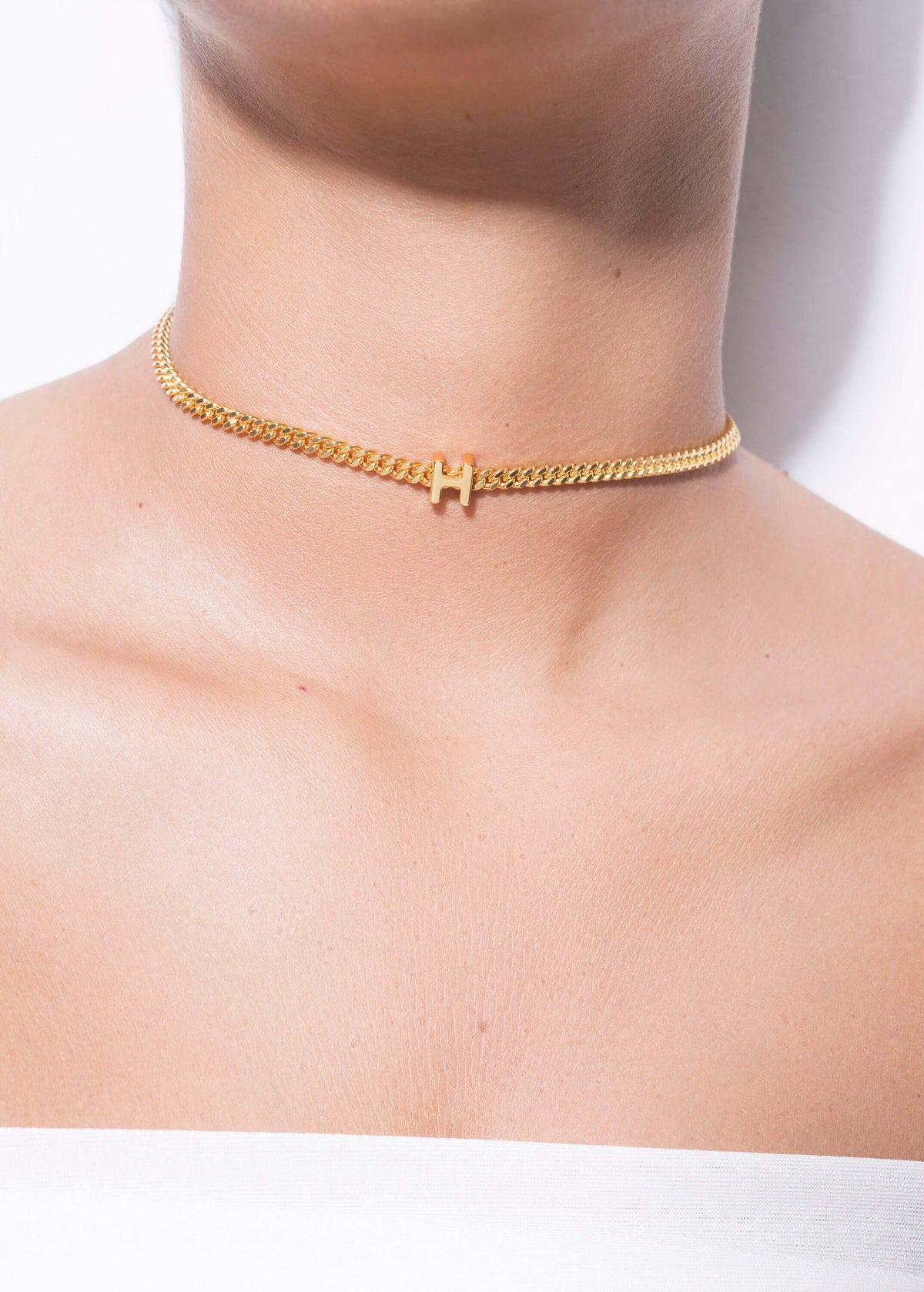 alphabet necklace with pendant H Necklaces