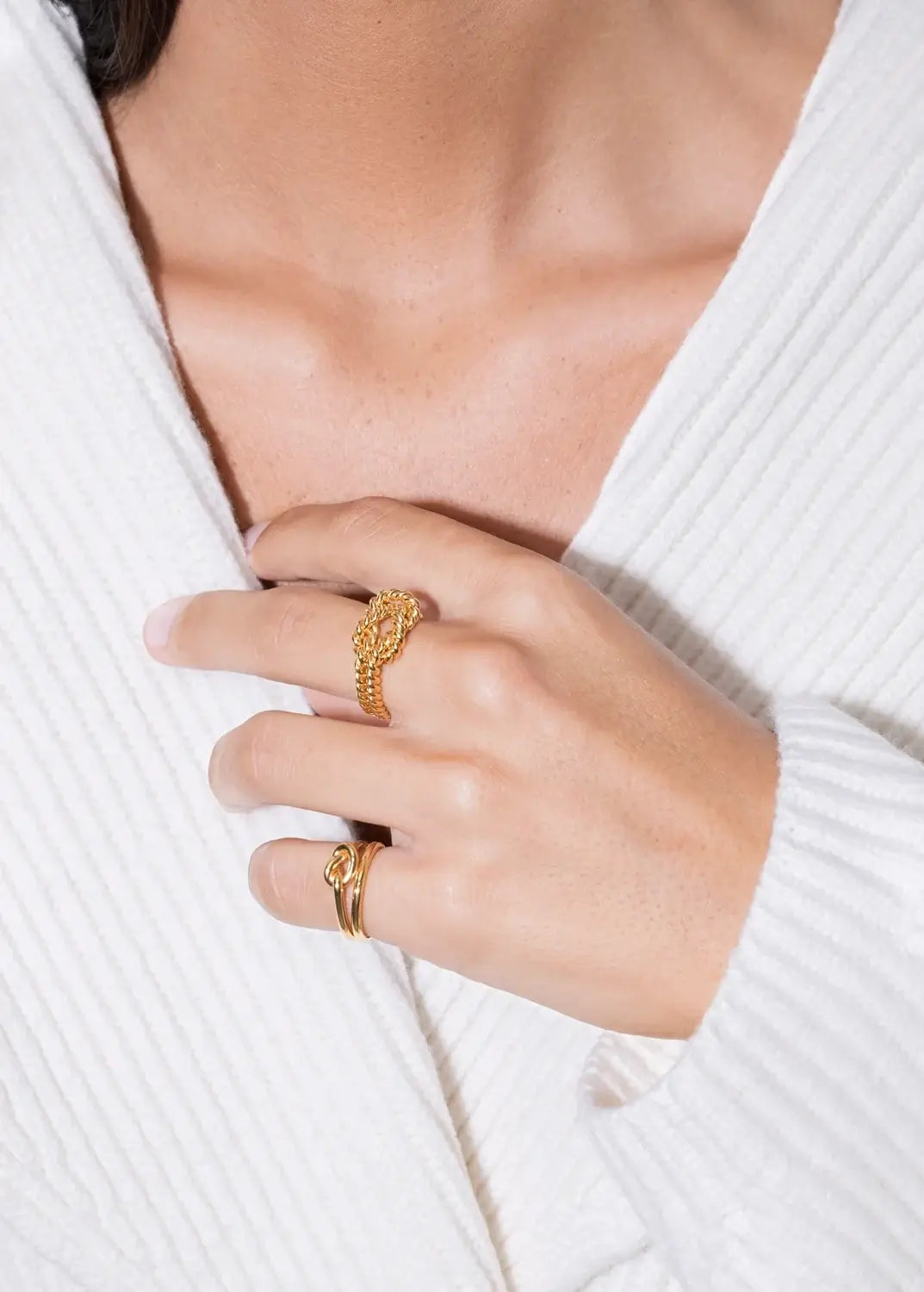 Lucilla knot ring Rings