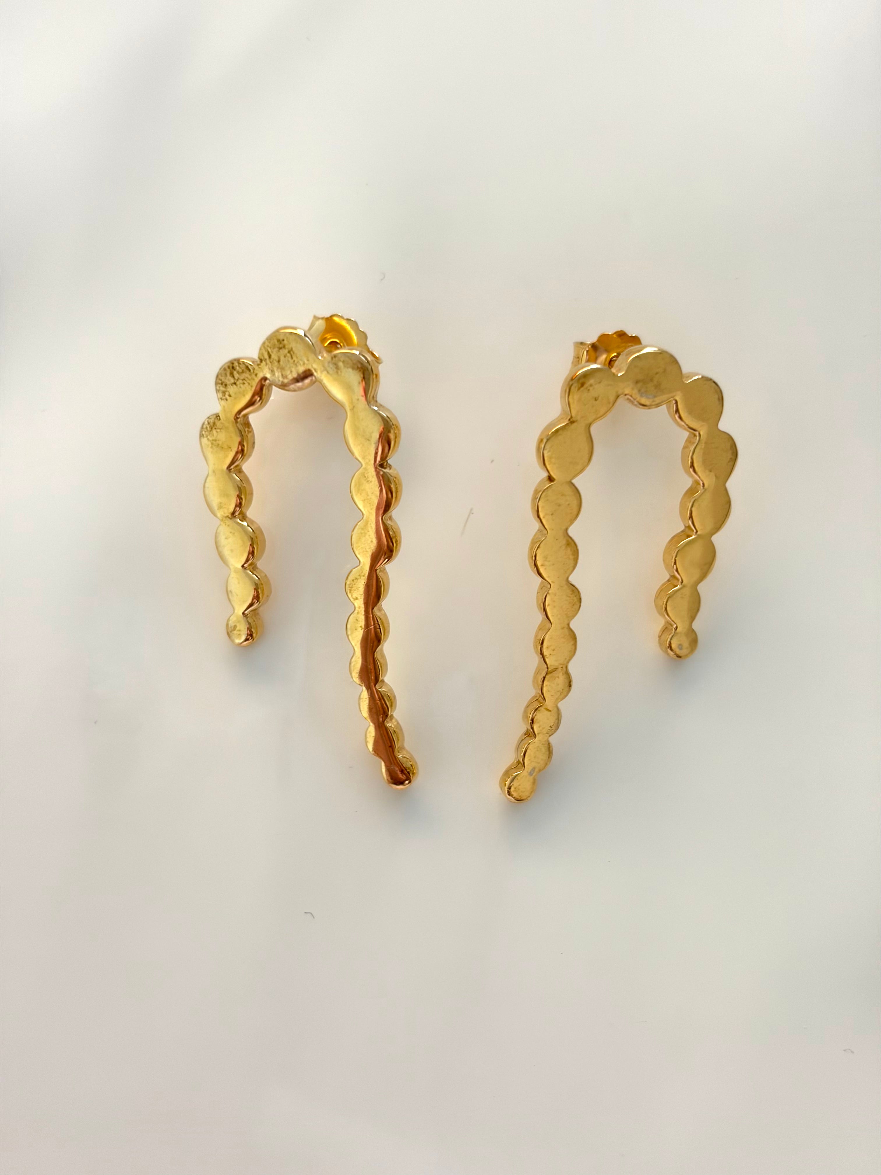 208