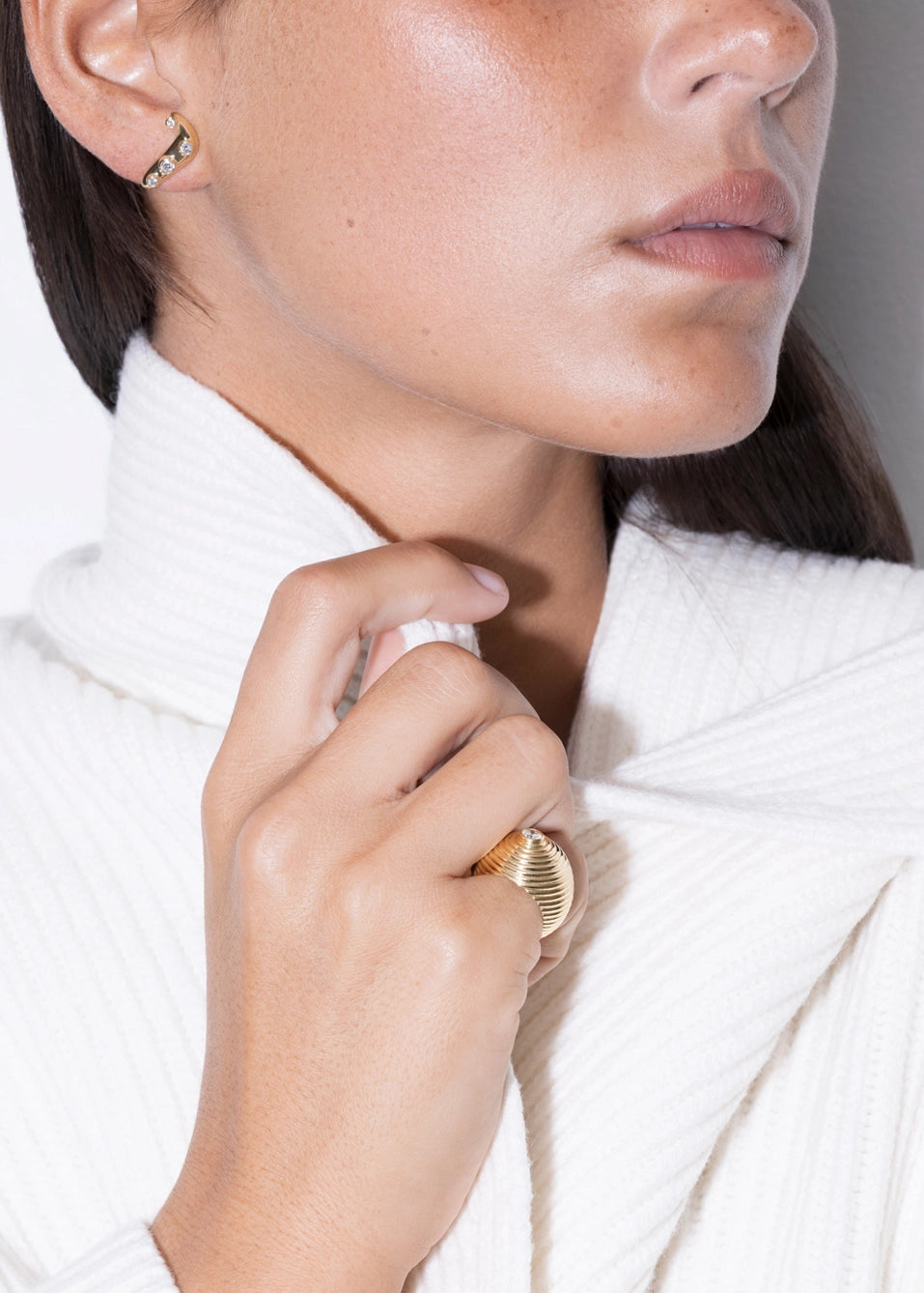 pinky diamond ring 18k