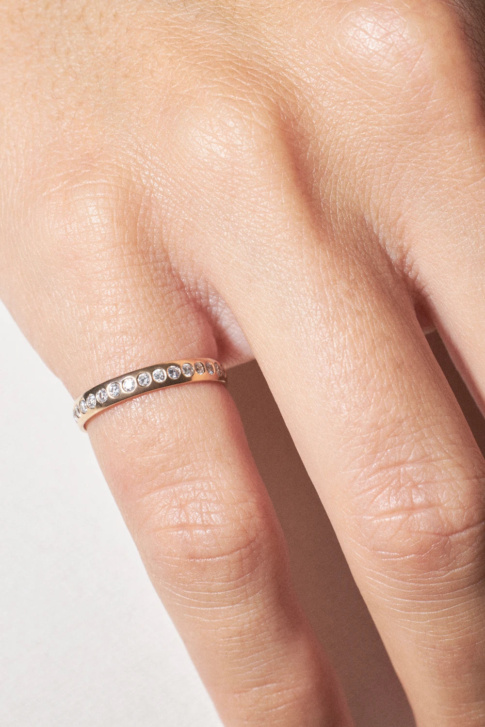 we 18k engagement multiple diamonds ring